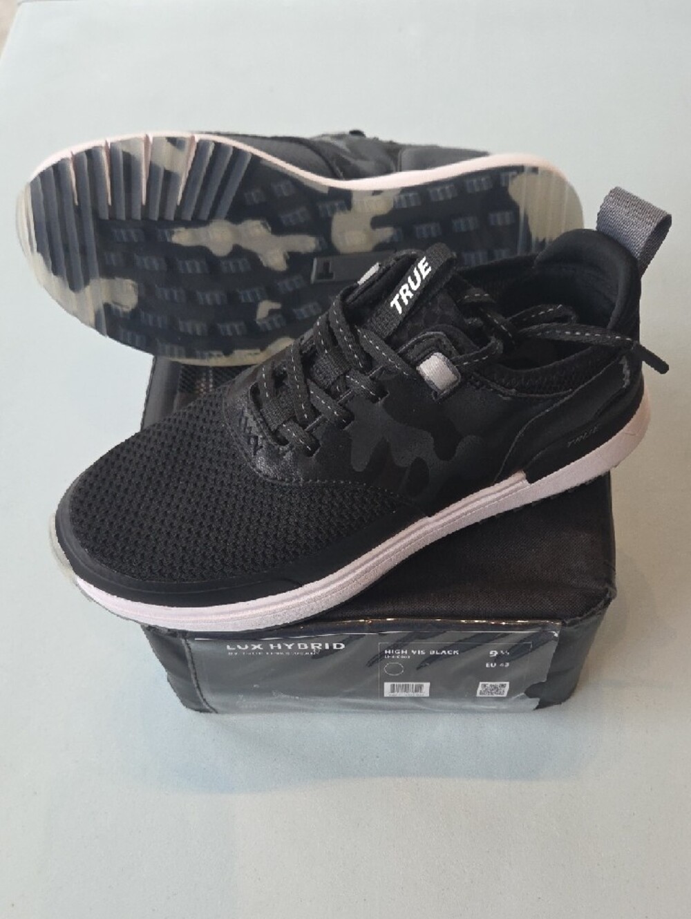 True Lux Hybrid Size 9.5 Men’s NEW Black Waterproof Golf Shoes